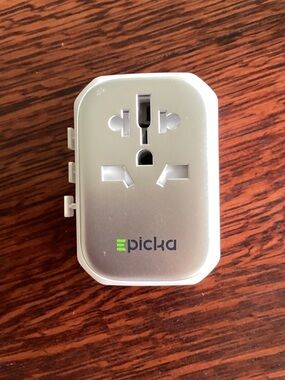Epicka Universal Travel Adapter - Silver/White